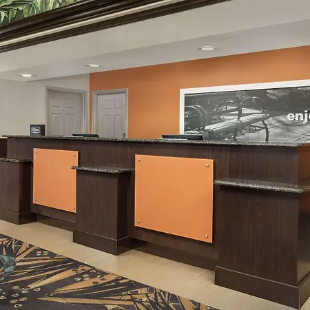 Hampton Inn & Suites Lake City-3